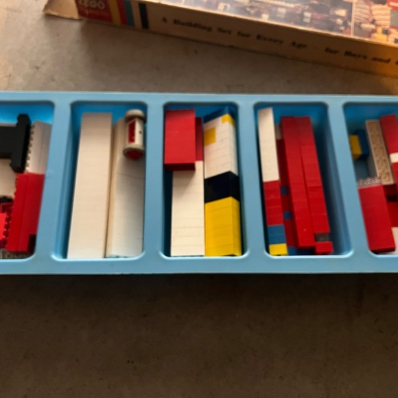 LEGO Retro Building Set with Multicolor Bricks - Picture 3 of 3